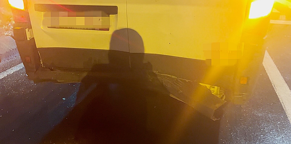 Kaza yapan alkollü sürücü, "Hepinizden özür diliyorum" diyerek hastaneye gitmeyi reddetti
Kaza yapan alkollü sürücü, "Hepinizden özür diliyorum" diyerek hastaneye gitmeyi reddetti