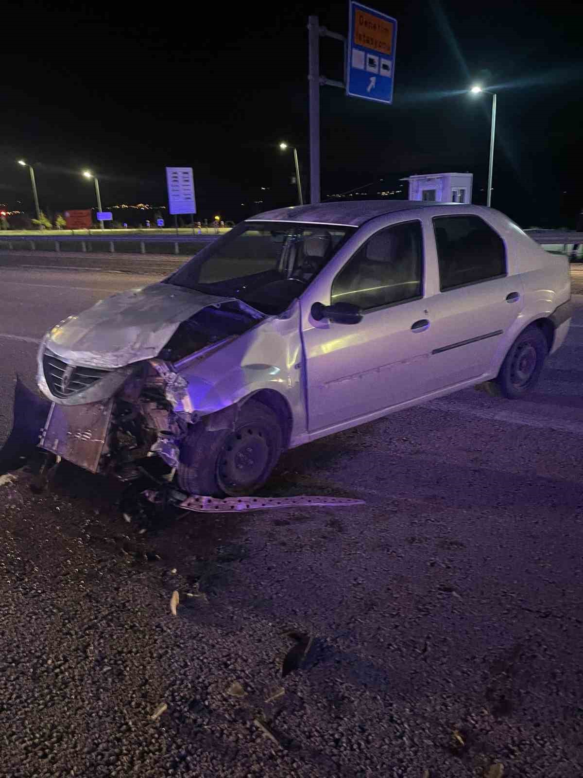 Kaza yapan otomobil ters döndü: 7 yaralı
