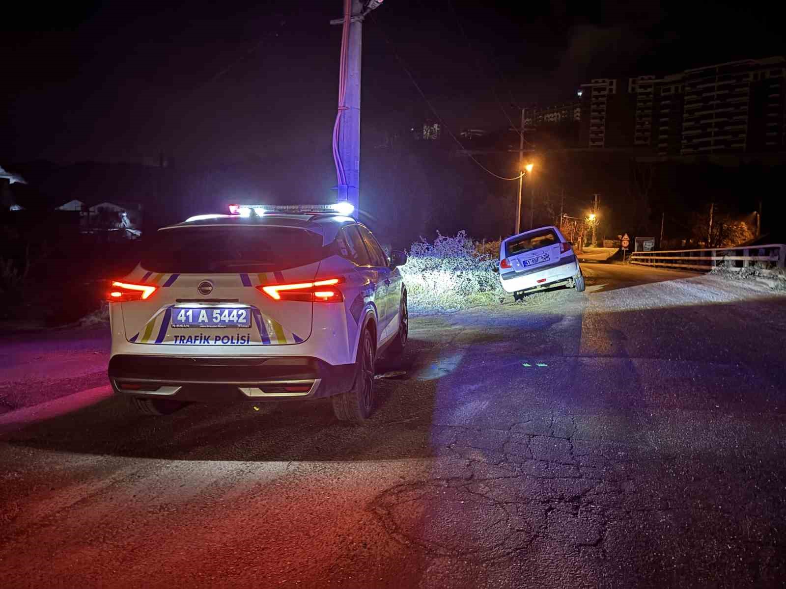 Kaza yapan sürücü aracı bırakıp kayıplara karıştı
