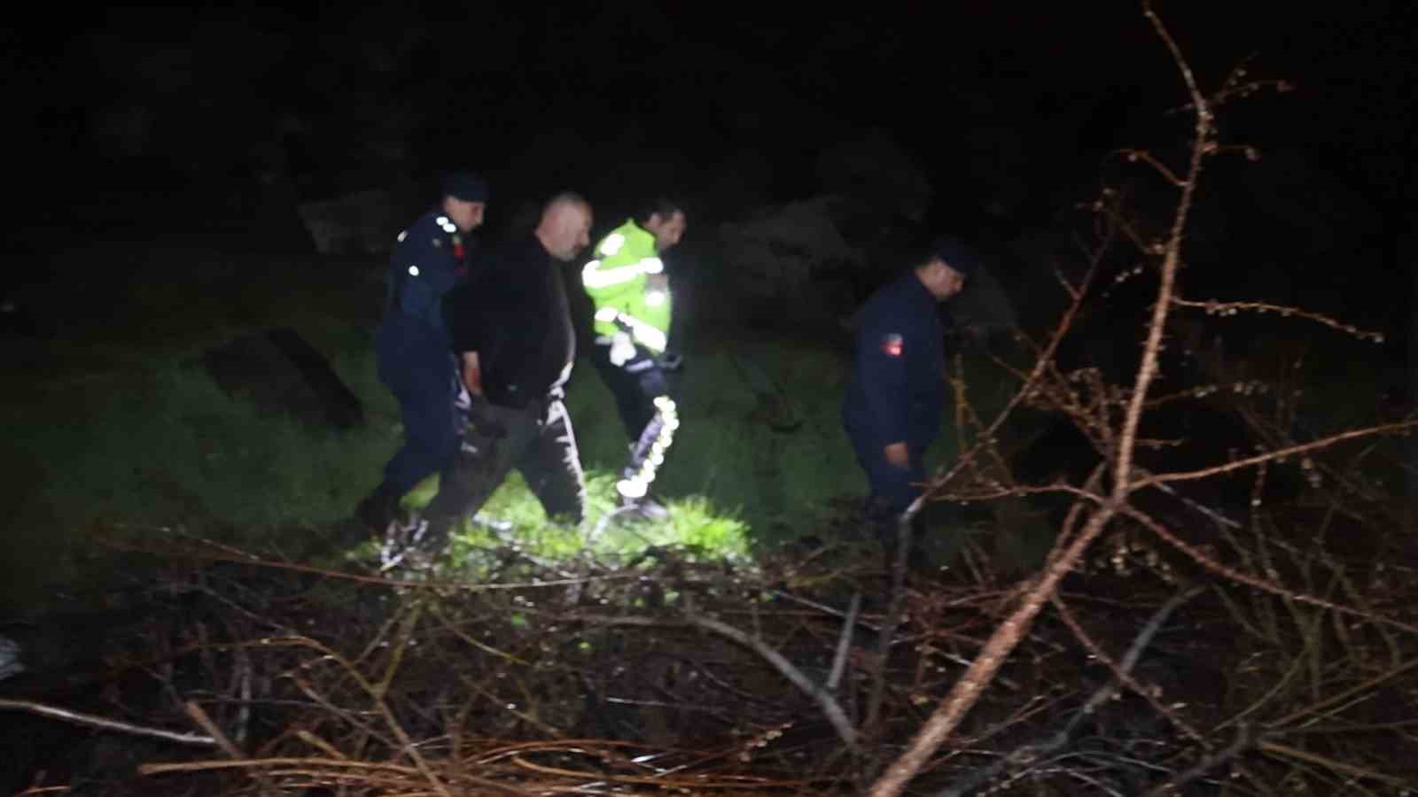 Kaza yaptıktan sonra çalıların arasına saklanan sürücü: "Gelirsem emniyetle başım belaya girer"
