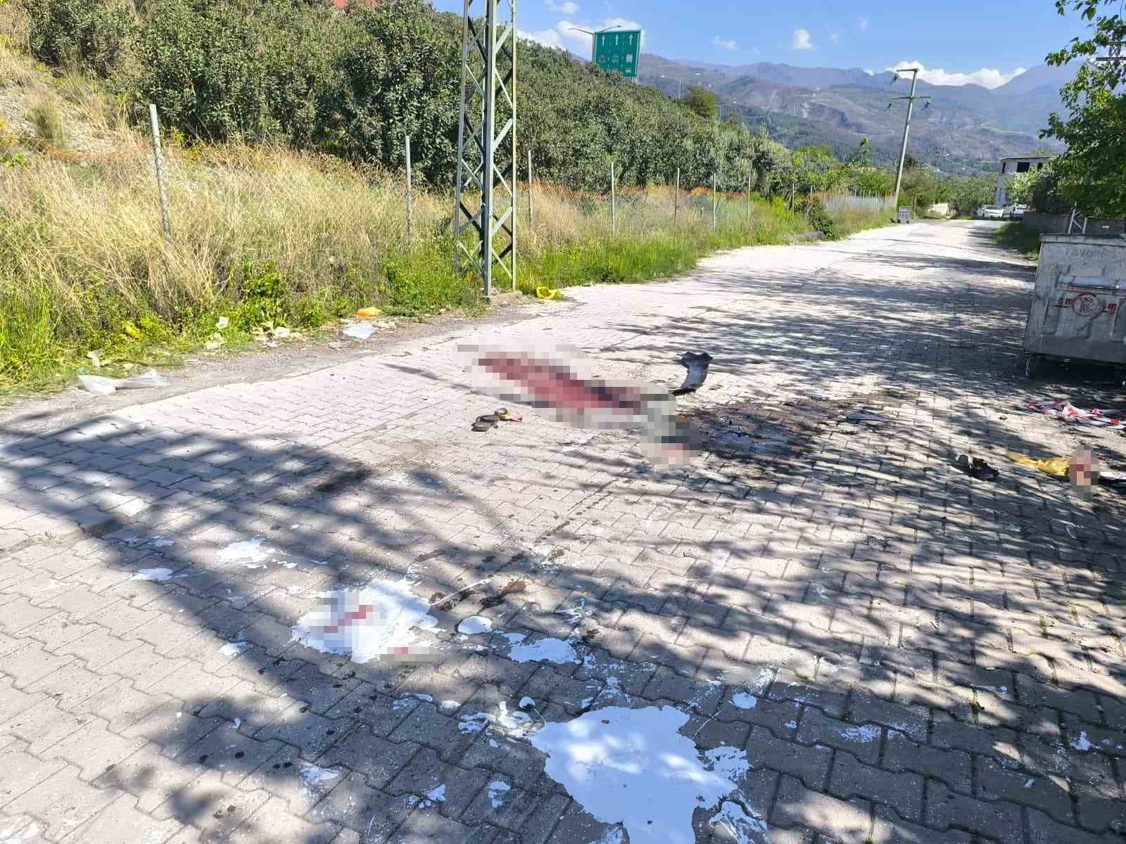 Kazada ağır yaralanan baba ve 3 yaşındaki kızını ölüm ayırdı
