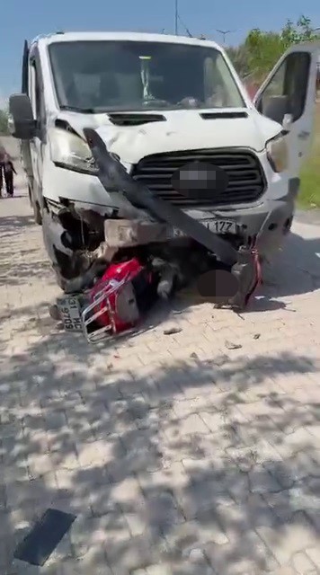 Kazada ağır yaralanan baba ve 3 yaşındaki kızını ölüm ayırdı
