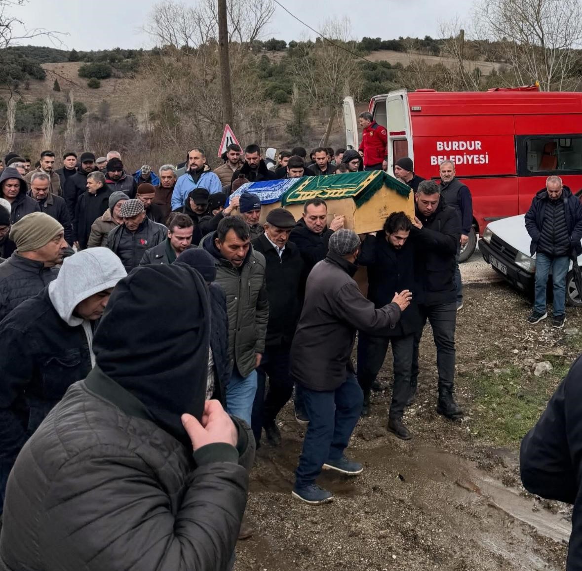 Kazada ağır yaralanan genç 5 günlük yaşam mücadelesini kaybetti
