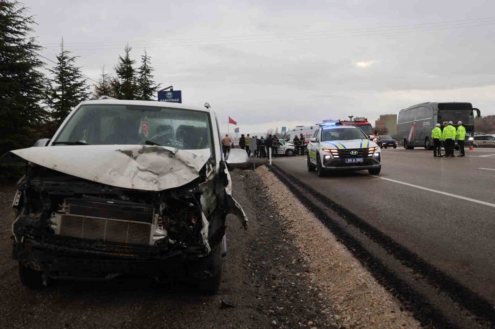 Kazada eşi ve 2 çocuğunu kaybeden anne de yaşam mücadelesini kaybetti
