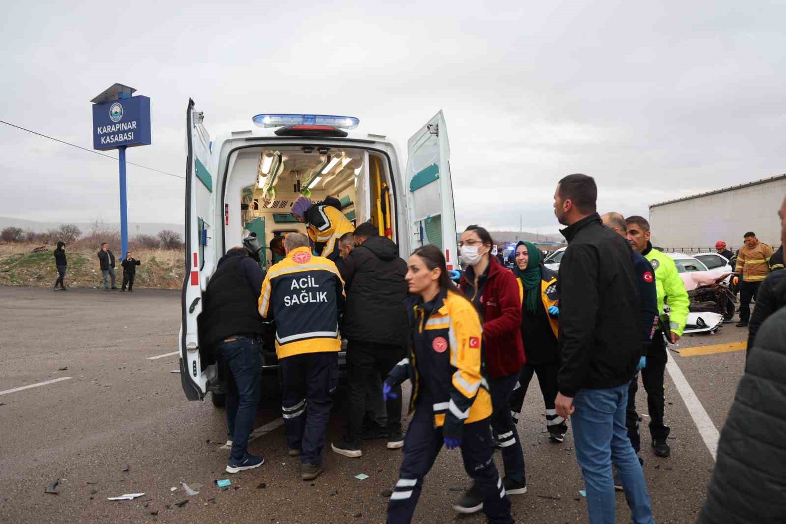 Kazada eşi ve 2 çocuğunu kaybeden anne de yaşam mücadelesini kaybetti
