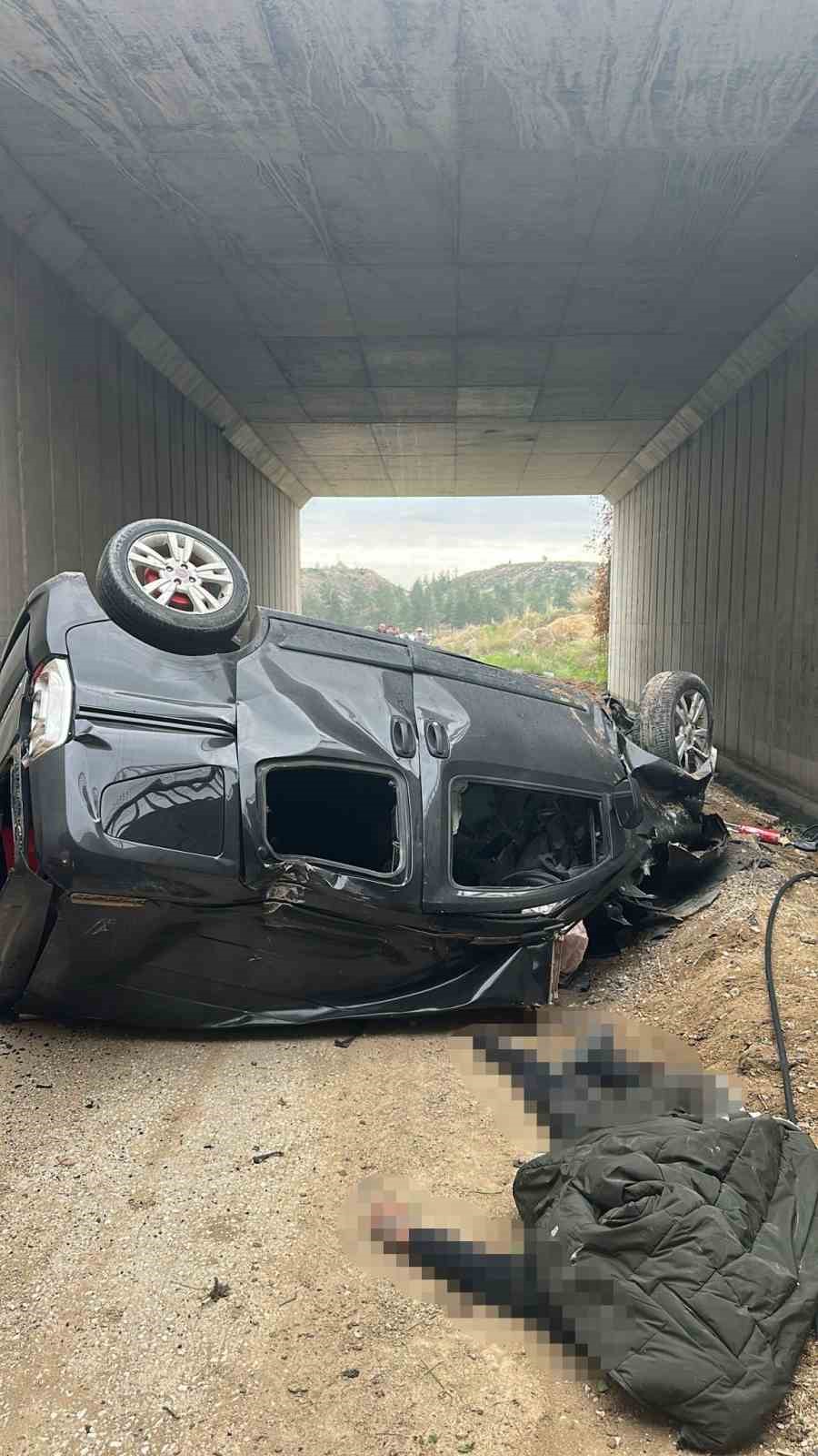 Kazada hayatını kaybeden baba ve gelin Düziçi’nde son yolculuğuna uğurlandı
