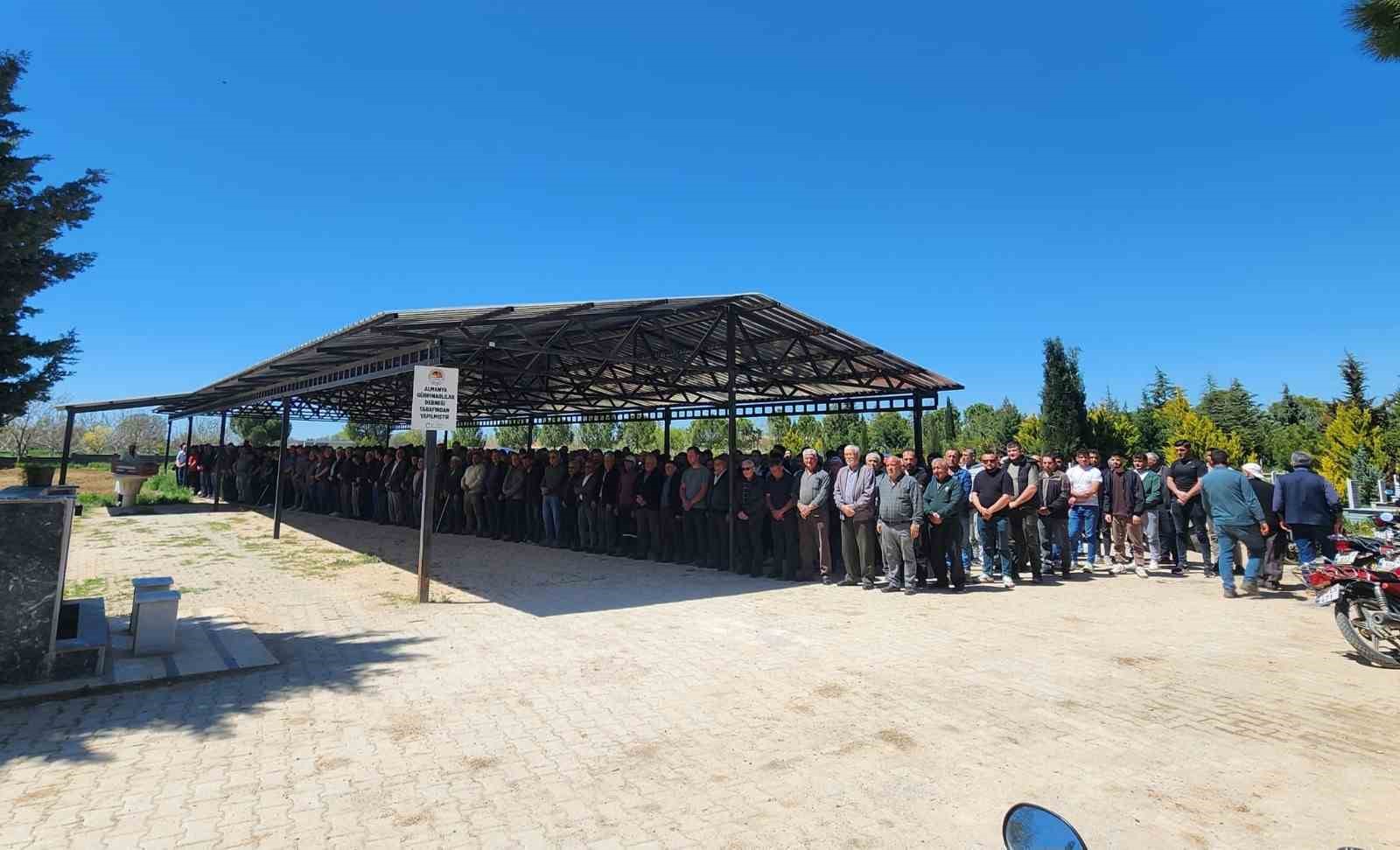 Kazada hayatını kaybeden genç son yolculuğuna uğurlandı
