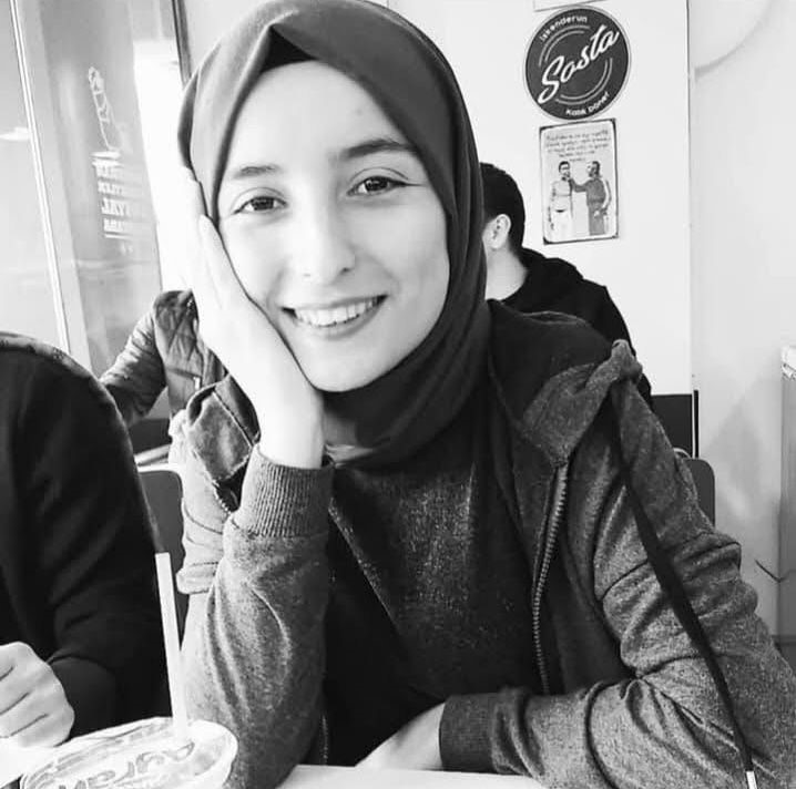 Kazada yaralanan genç öğretmen hastanede hayat mücadelesini kaybetti
Kazada yaralanan genç öğretmen hastanede hayat mücadelesini kaybetti