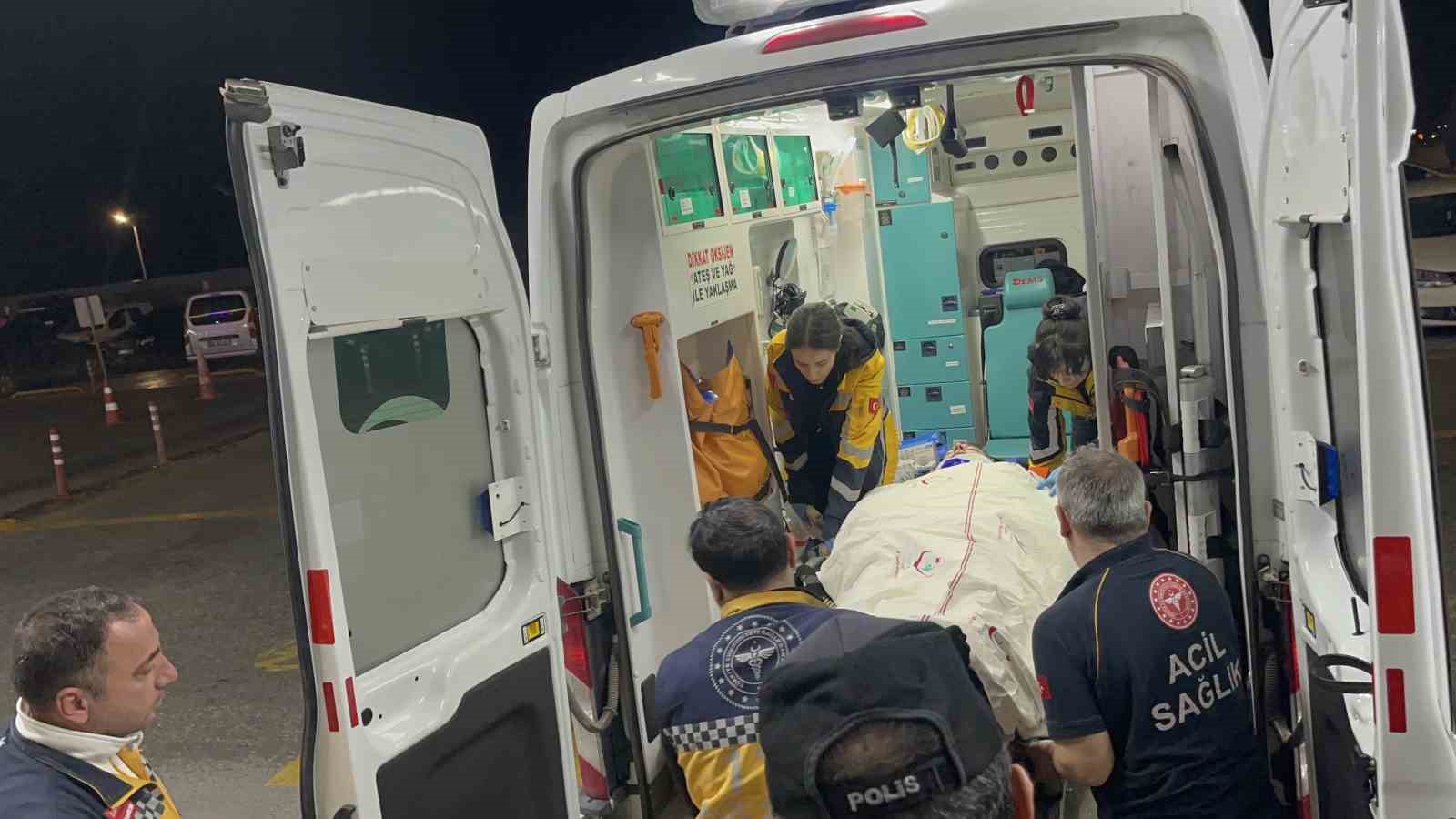 Kazada yaralanan Günyüzü Kaymakamı ve şoförü hastaneye getirildi
