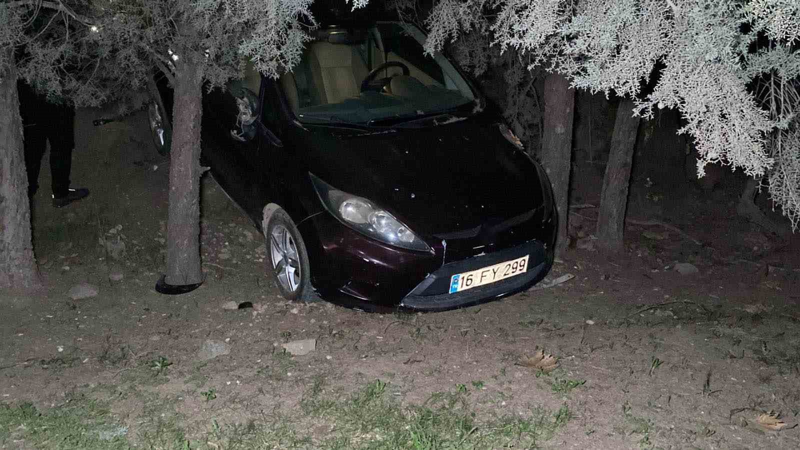 Kazadan sonra panik yaptı, alışveriş merkezinin bahçesine uçtu
