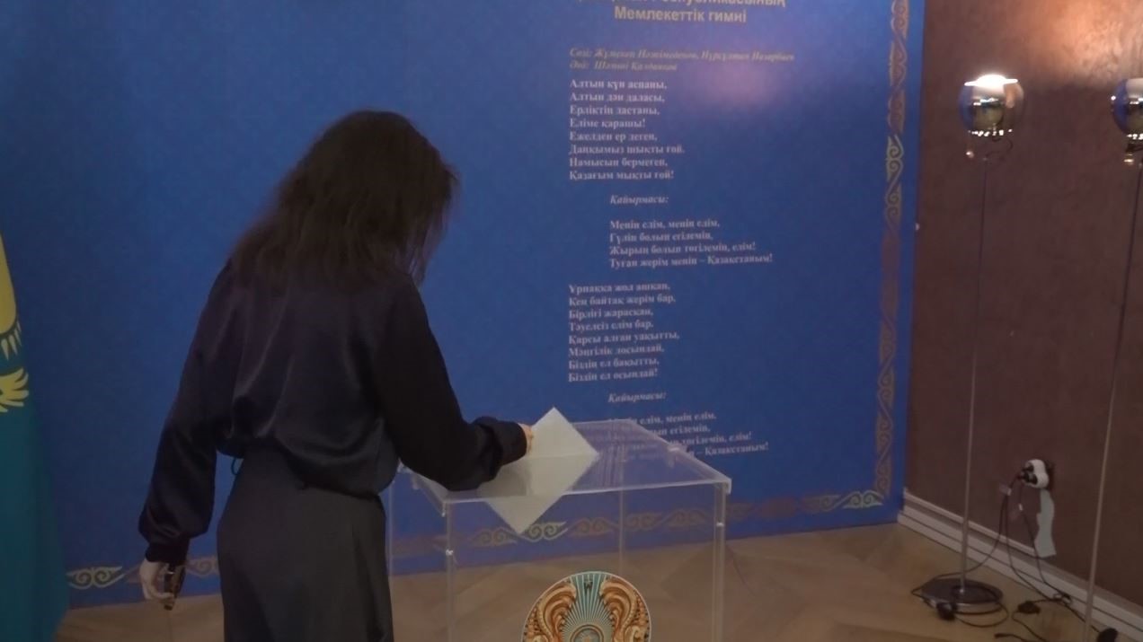 Kazakistan’da tarihi referandum için İstanbul’da sandıklar kuruldu
Kazakistan’da tarihi referandum için İstanbul’da sandıklar kuruldu