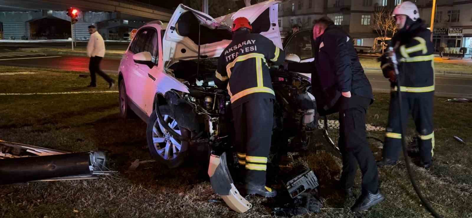 Kazaya karışan araçta yangın paniği
