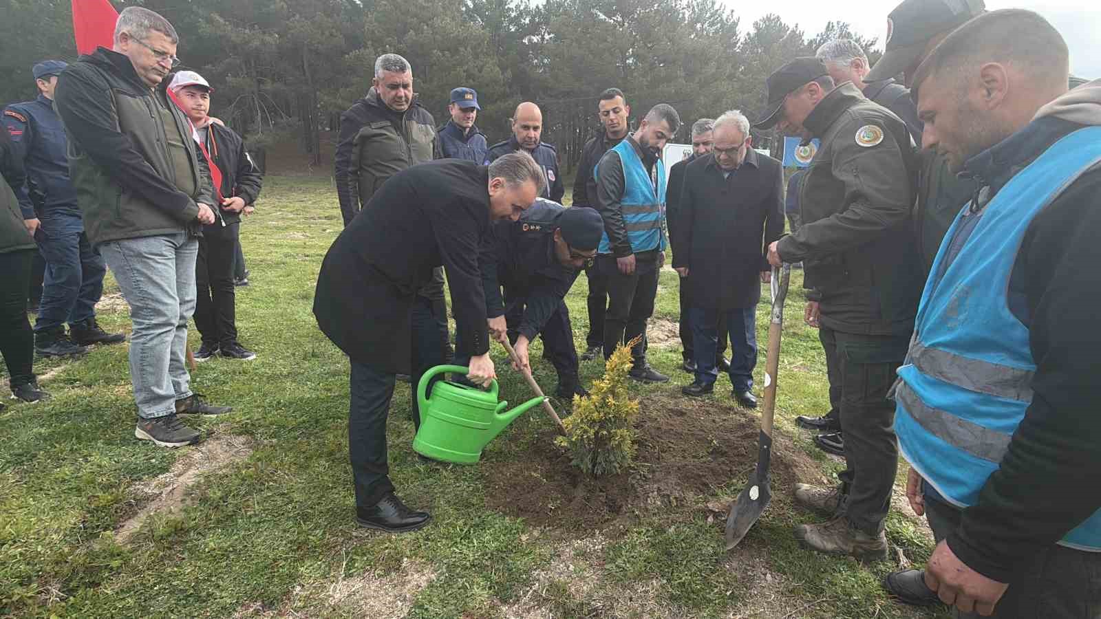 Kazdağları’nda fidanlar toprakla buluştu
