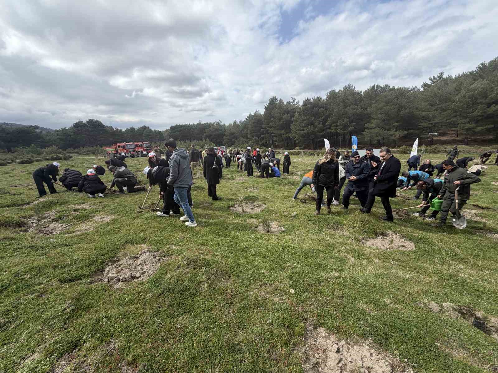Kazdağları’nda fidanlar toprakla buluştu
