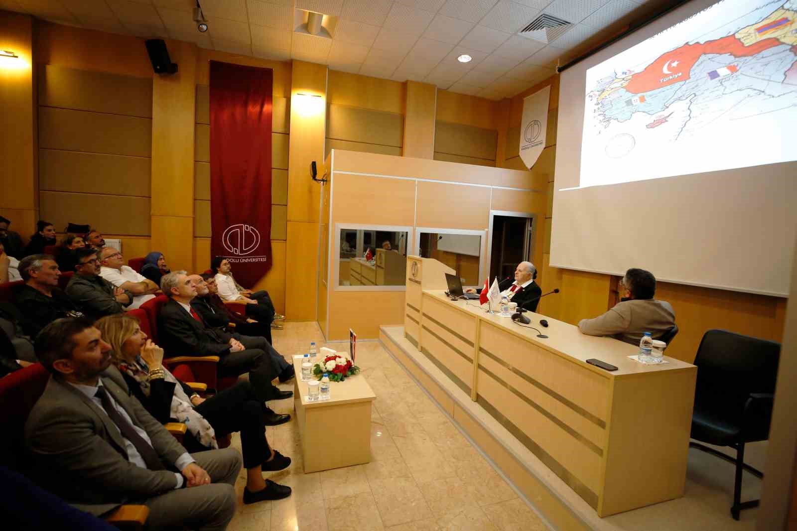 Kazım Karabekir’in hatırası Anadolu Üniversitesi’nde yaşatıldı
Kazım Karabekir’in hatırası Anadolu Üniversitesi’nde yaşatıldı