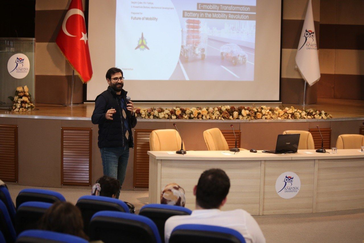 KBÜ’de inovasyon ve girişimcilik zirvesi düzenlendi
