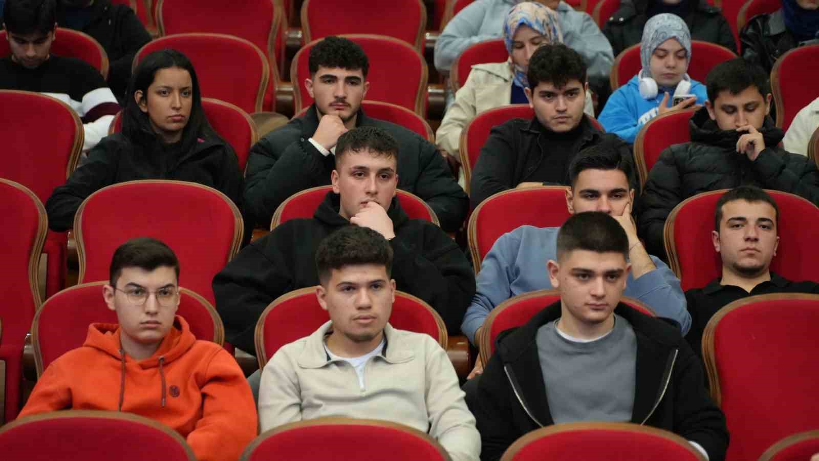 KBÜ’lü öğrencilere TEKNOFEST 2026 süreci anlatıldı
KBÜ’lü öğrencilere TEKNOFEST 2026 süreci anlatıldı