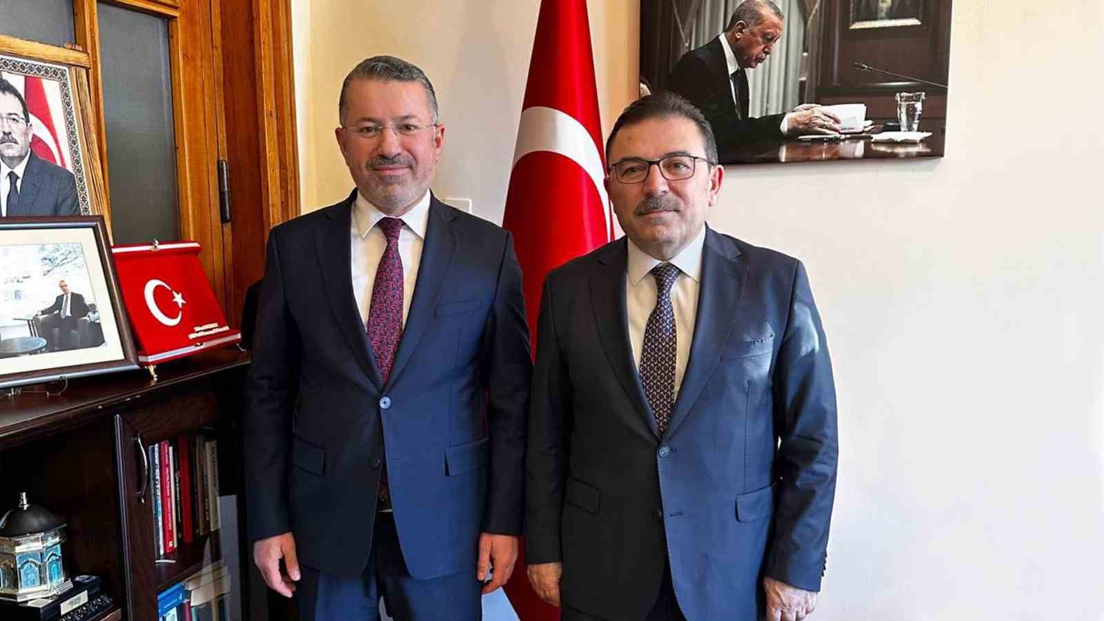 KBÜ’nün bilim temelli projeleri TBMM’de milletvekilleriyle istişare edildi
KBÜ’nün bilim temelli projeleri TBMM’de milletvekilleriyle istişare edildi