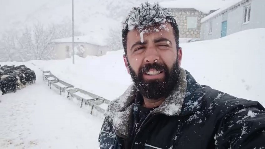 Keçilerin inadı yarım metreyi bulan kara yenilmedi
