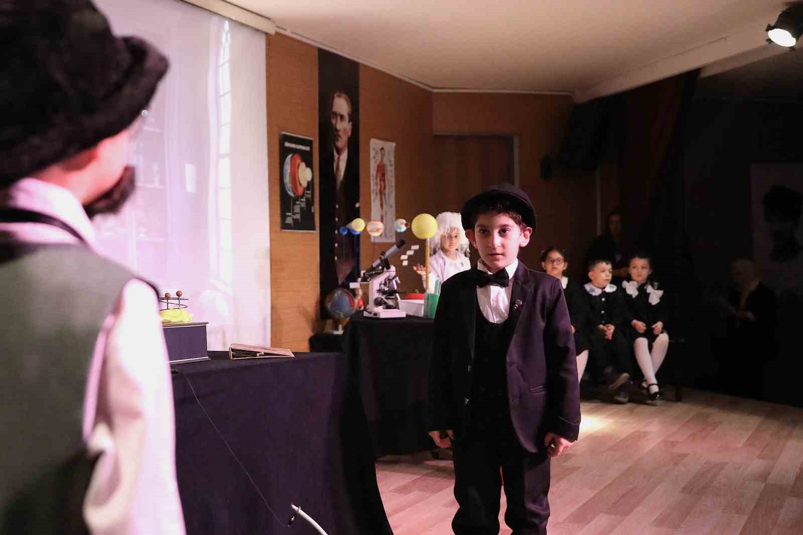 Keçiören Belediyesi’nde öğrenciler bilimi sahneye taşıdı
