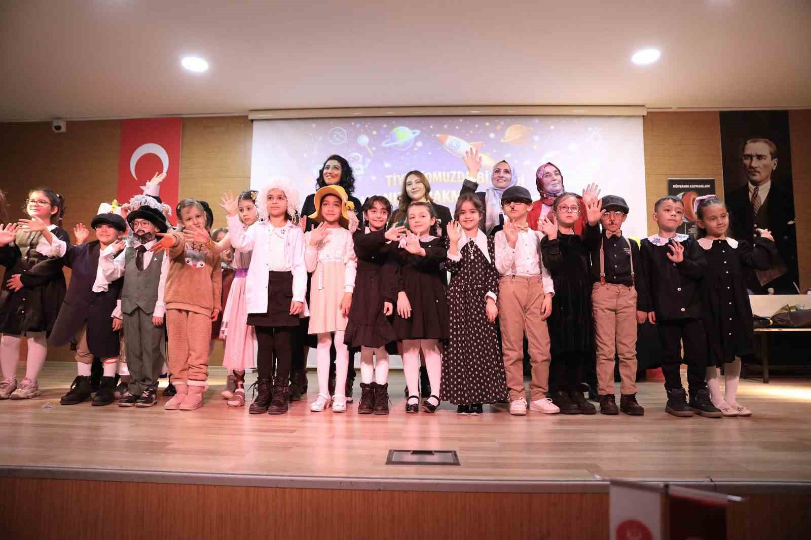 Keçiören Belediyesi’nde öğrenciler bilimi sahneye taşıdı
