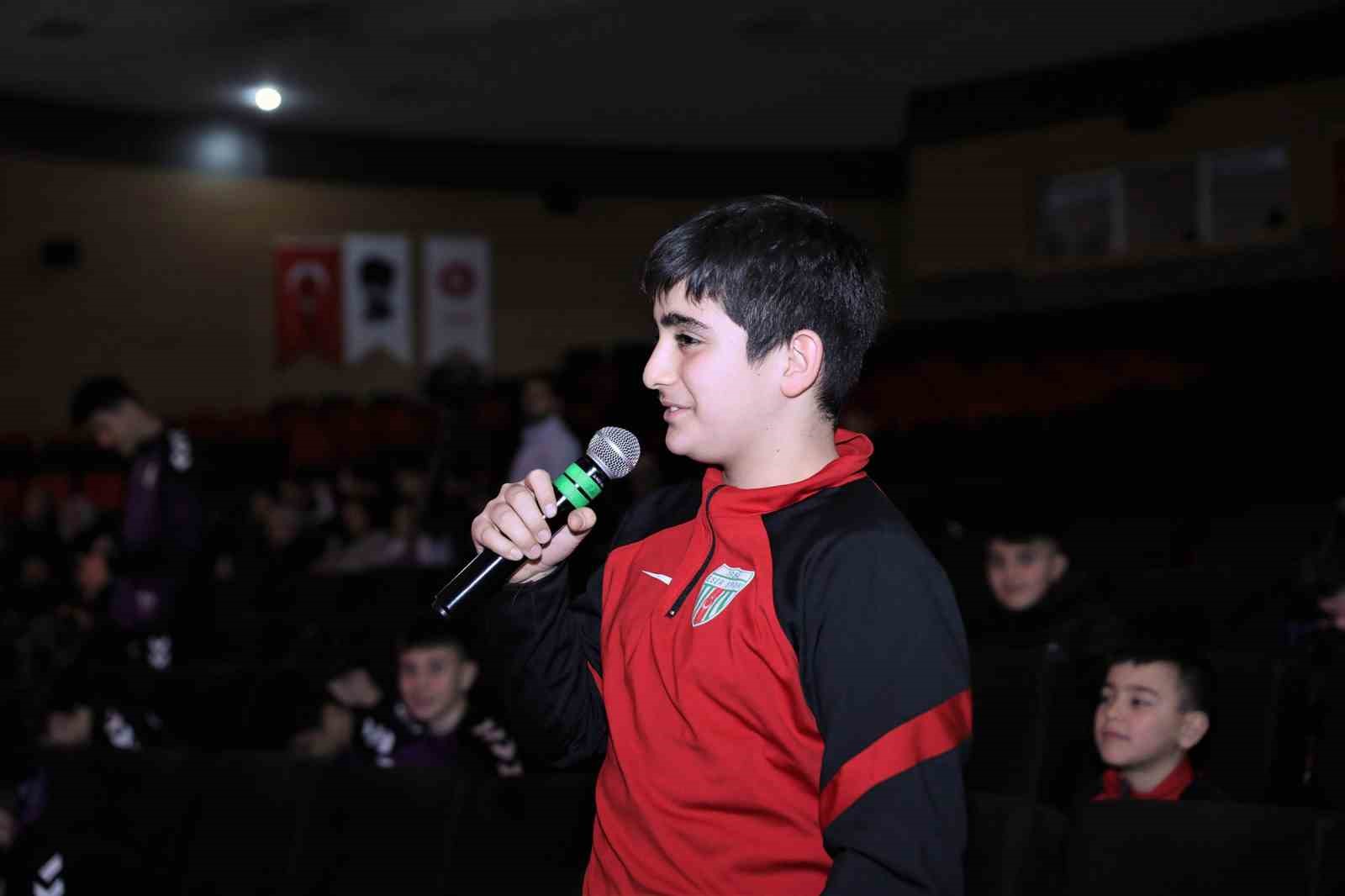 Keçiören Belediyesi’nden genç sporcular için "Sağlıklı Zihin, Güçlü Beden" sempozyumu
