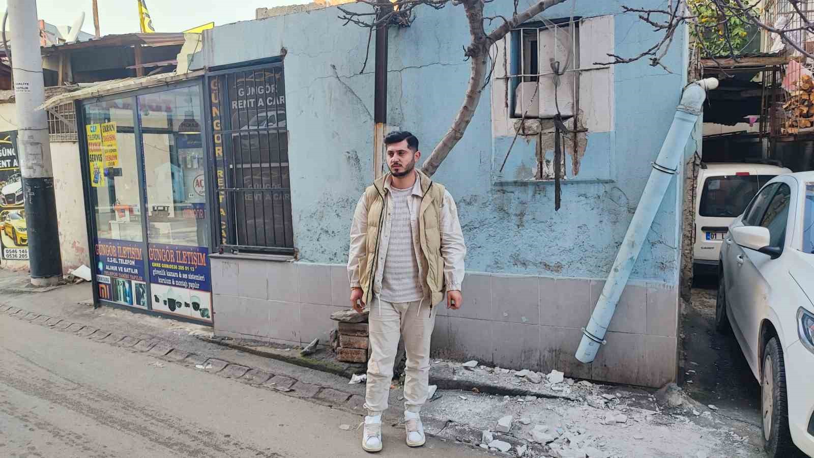 "Kedi bile zor girer" denilen pencereden girdi, sadece iPhone’ları çaldı
