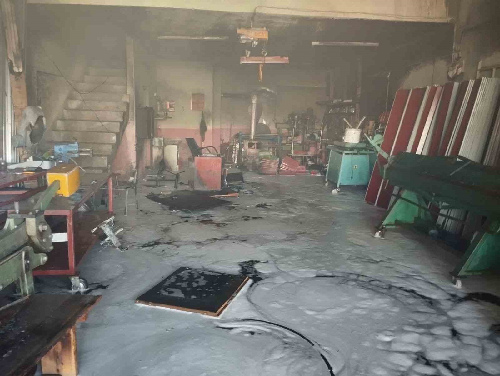 Kelkit’te sobaya dökülen tiner parladı: 1 kişi ağır yaralandı
