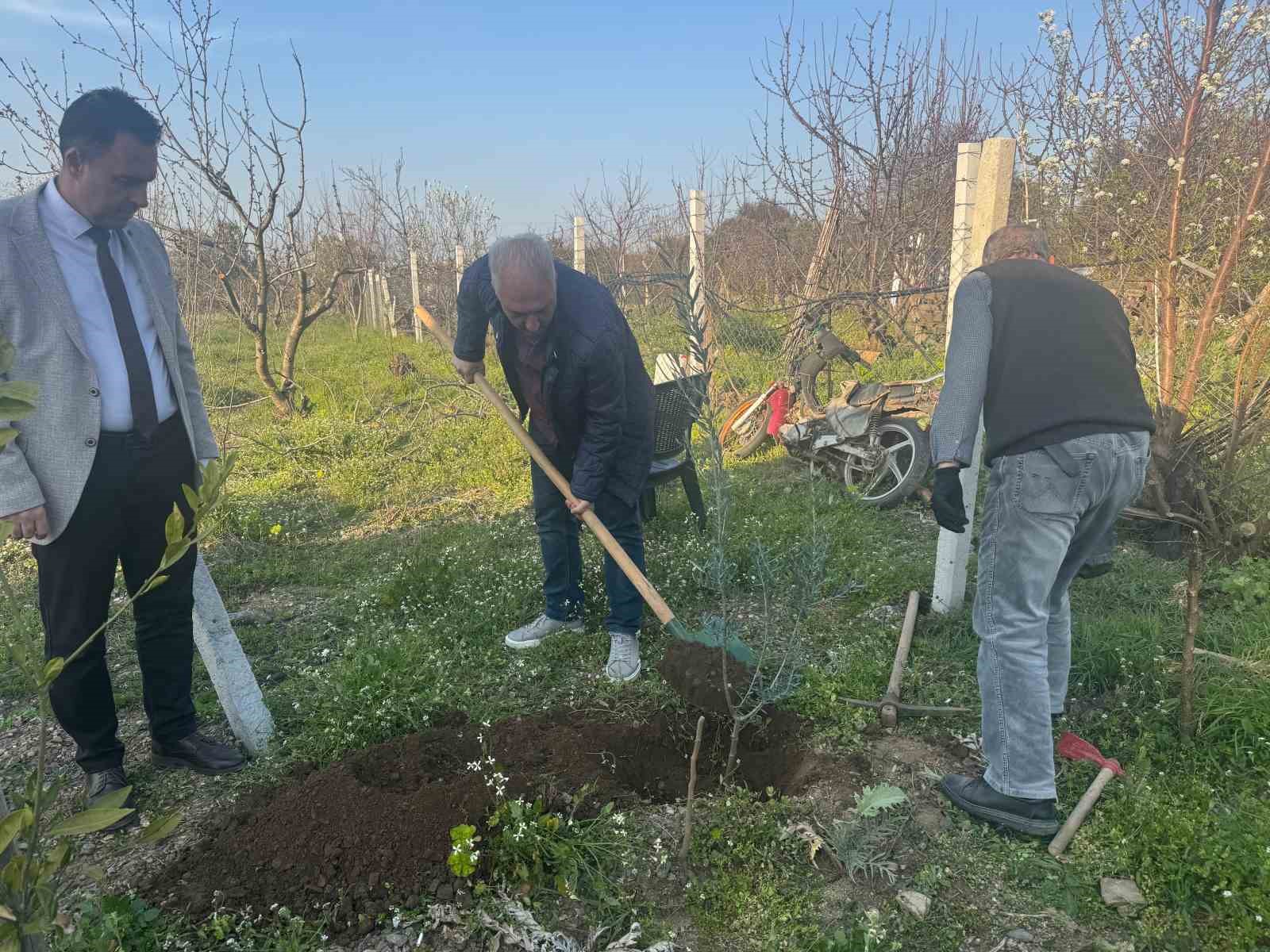 Kemalpaşa Halk Eğitimi Merkezinden anlamlı Ramazan Etkinliği: ’Maarifin Kalbinden, Ailenin Kalbine’
Kemalpaşa Halk Eğitimi Merkezinden anlamlı Ramazan Etkinliği: ’Maarifin Kalbinden, Ailenin Kalbine’