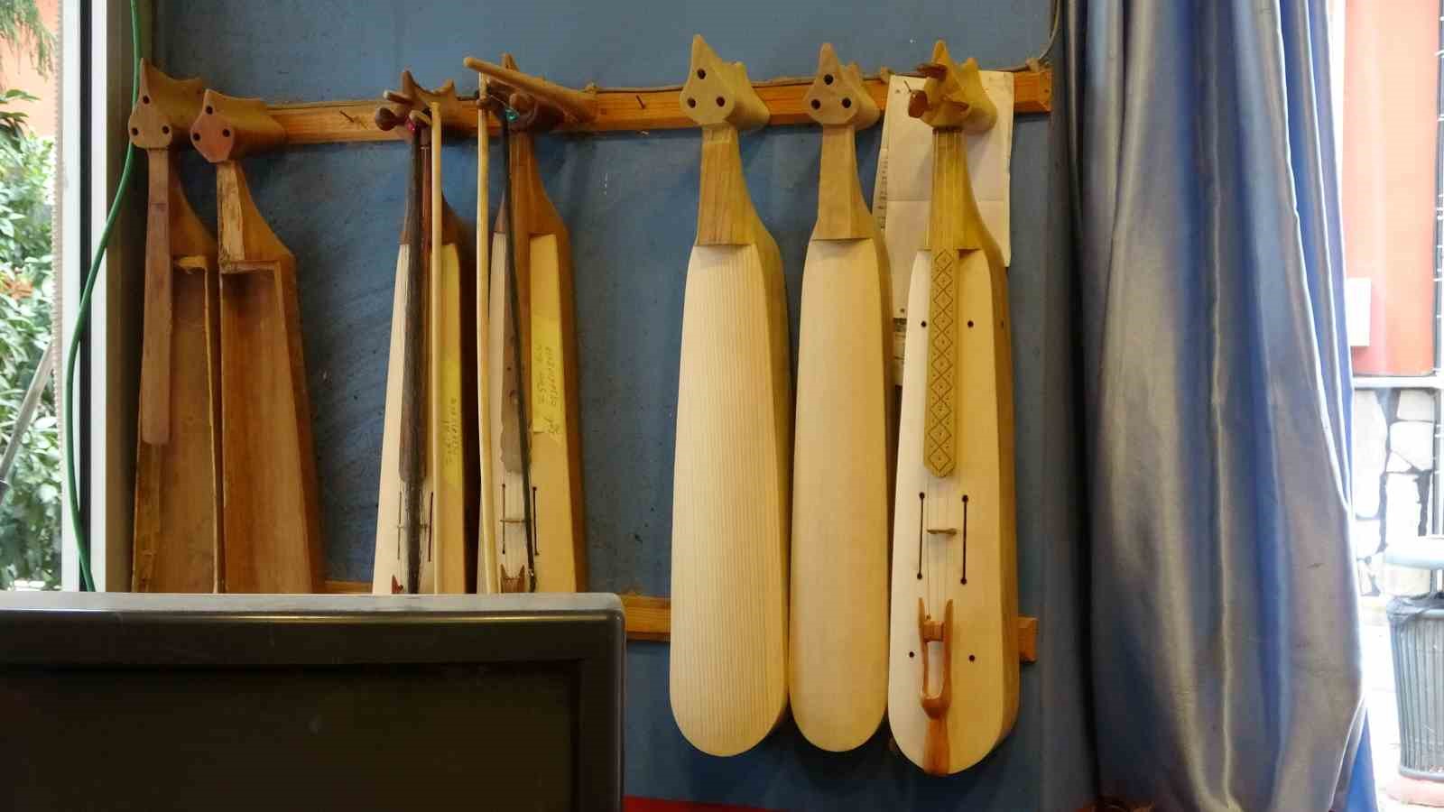 Kemençenin en yaşlı ustalarından
