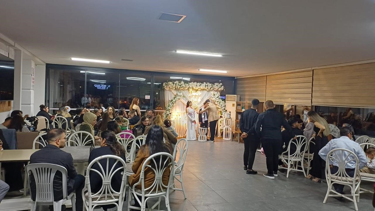 Kemer Belediyesi Kadınlar Lokali’nde ilk nişan merasimi
Kemer Belediyesi Kadınlar Lokali’nde ilk nişan merasimi