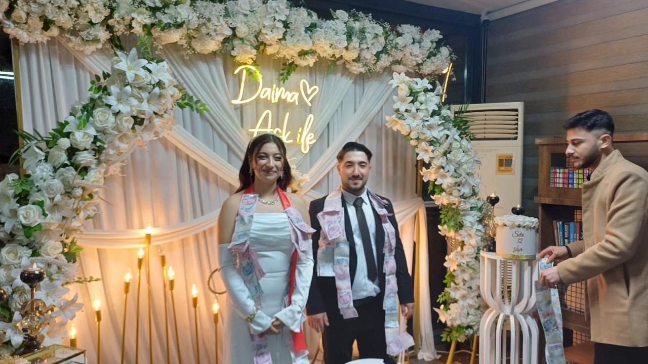 Kemer Belediyesi Kadınlar Lokali’nde ilk nişan merasimi
Kemer Belediyesi Kadınlar Lokali’nde ilk nişan merasimi