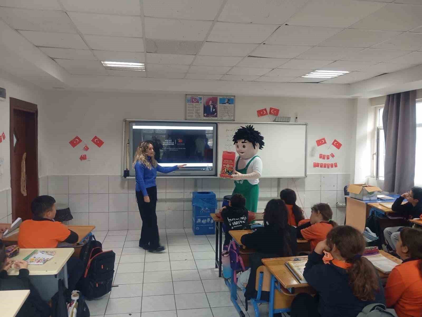 Kemer Belediyesi’nden öğrencilere sıfır atık eğitimi
