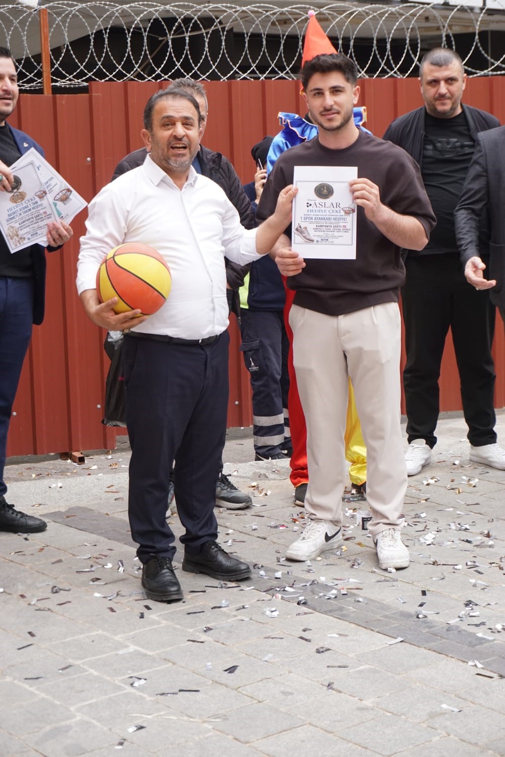 Kemeraltı’nda gram altın ödüllü basketbol etkinliği
