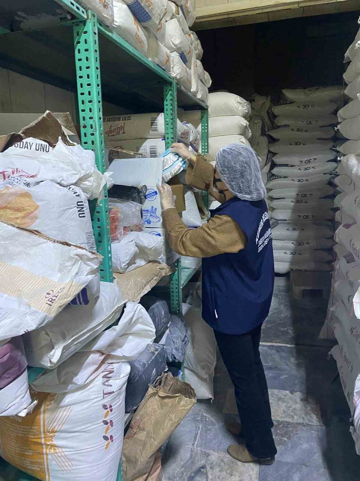 Kemer’de bayram öncesi market, fırın ve pastanelere sıkı denetim
