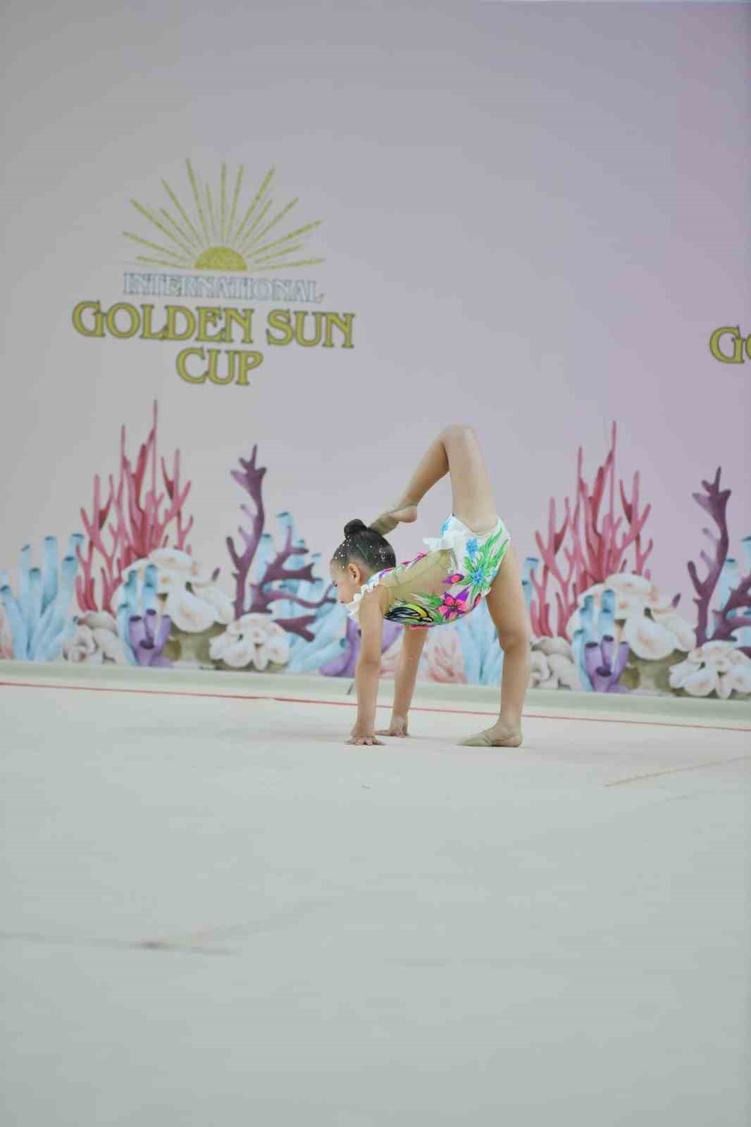 Kendi küçük, yeteneği büyük
