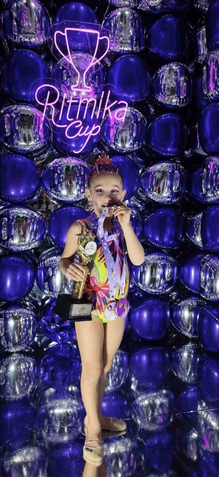 Kendi küçük, yeteneği büyük
