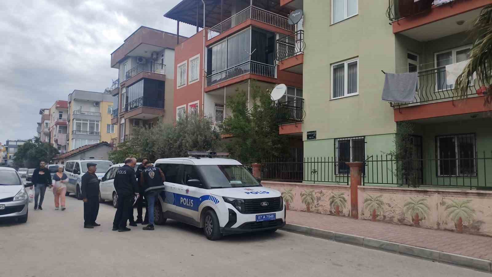 Kendisinden haber alamayan şahıs evinde ölü bulundu
