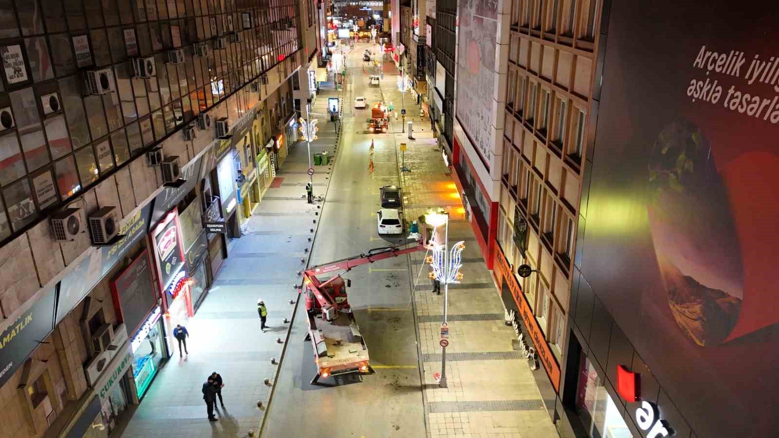 Kent merkezini aydınlatacak LED dönüşüm çalışmaları başladı
