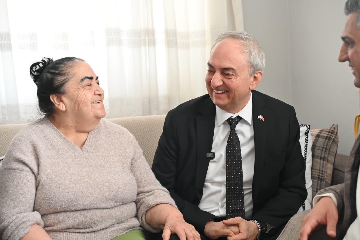 Kepez Belediye Başkanı Kocagöz’den şehit annesine ziyaret
