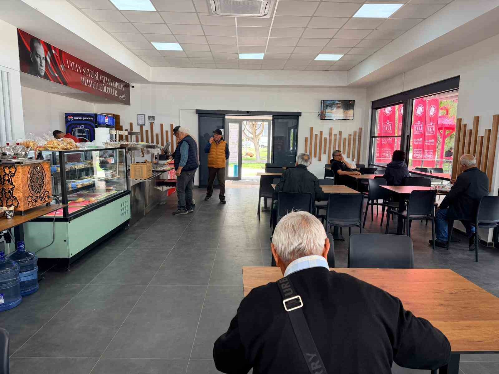 Kepez Kent Lokantası’na vatandaşlardan yoğun ilgi
