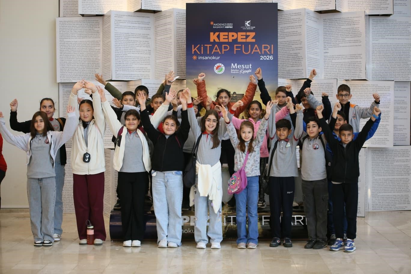 Kepez Kitap Fuarı kitapseverlerin akınına uğruyor
