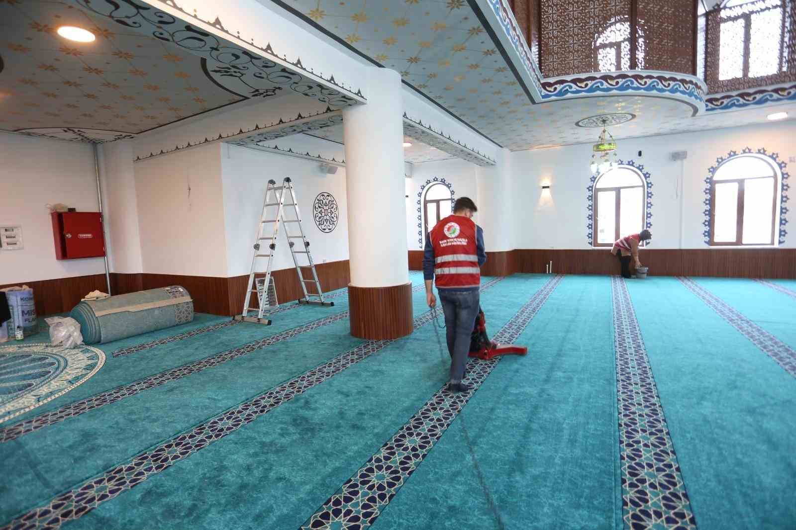 Kepez’de camiler Ramazan’a hazırlandı
Kepez’de camiler Ramazan’a hazırlandı