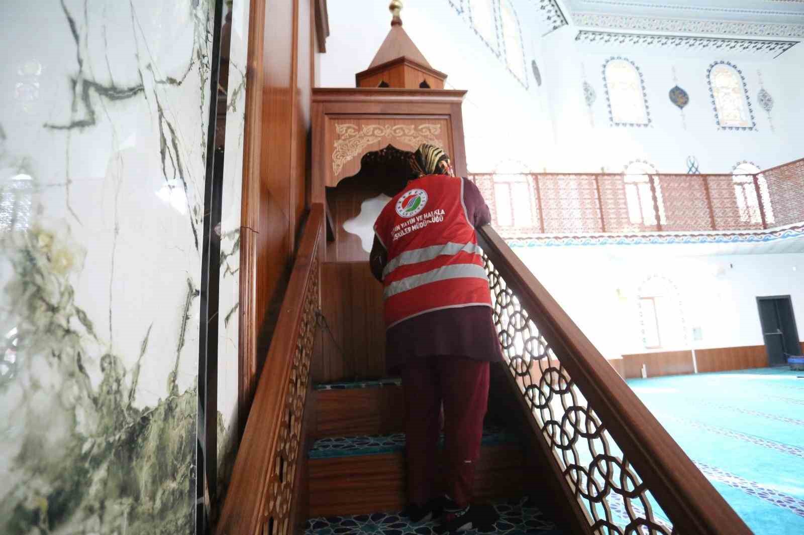 Kepez’de camiler Ramazan’a hazırlandı
Kepez’de camiler Ramazan’a hazırlandı