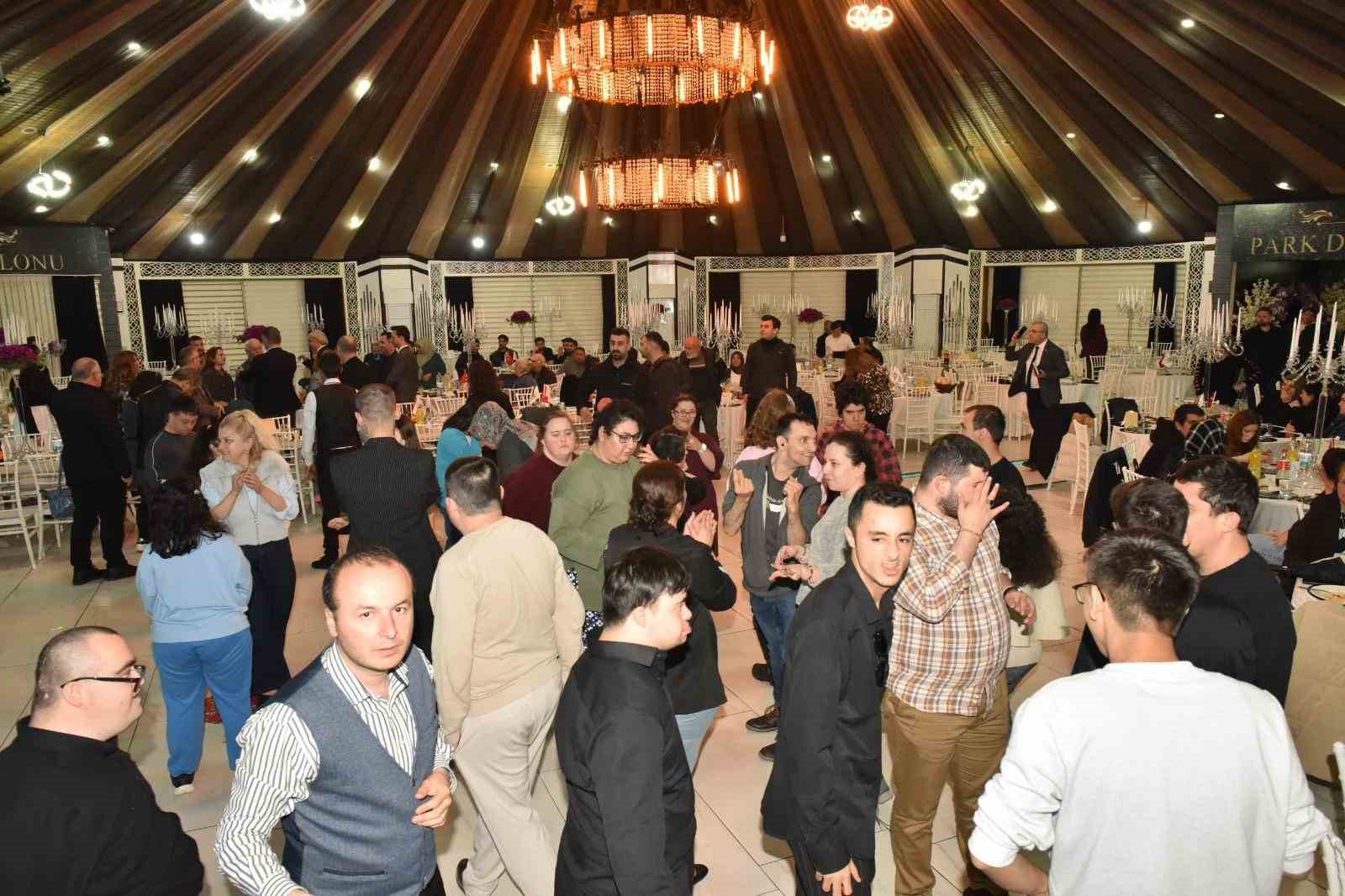 Kepez’de Dünya Down Sendromlular Farkındalık Günü’nde en güzel buluşma
Kepez’de Dünya Down Sendromlular Farkındalık Günü’nde en güzel buluşma