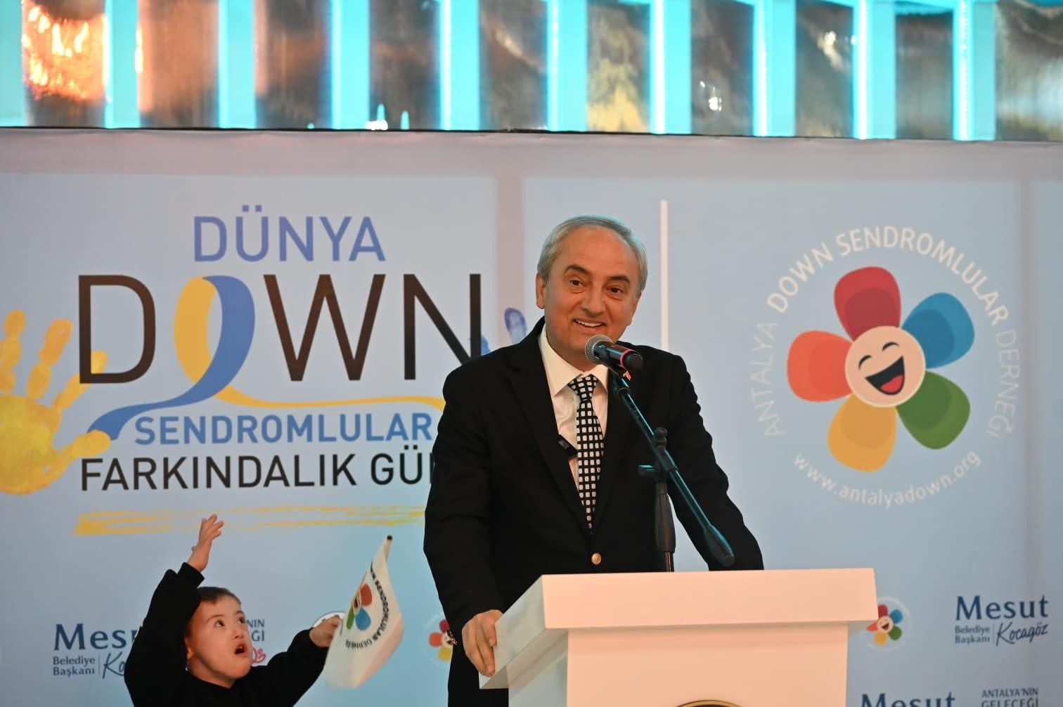 Kepez’de Dünya Down Sendromlular Farkındalık Günü’nde en güzel buluşma
Kepez’de Dünya Down Sendromlular Farkındalık Günü’nde en güzel buluşma