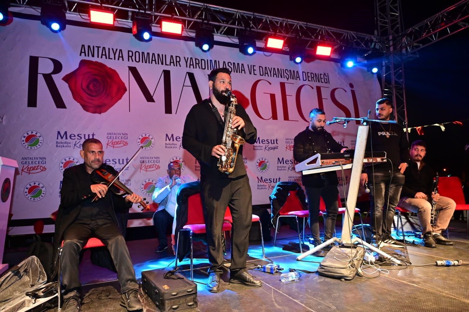 Kepez’de Dünya Romanlar Günü’ne özel ‘Roman Gecesi’
