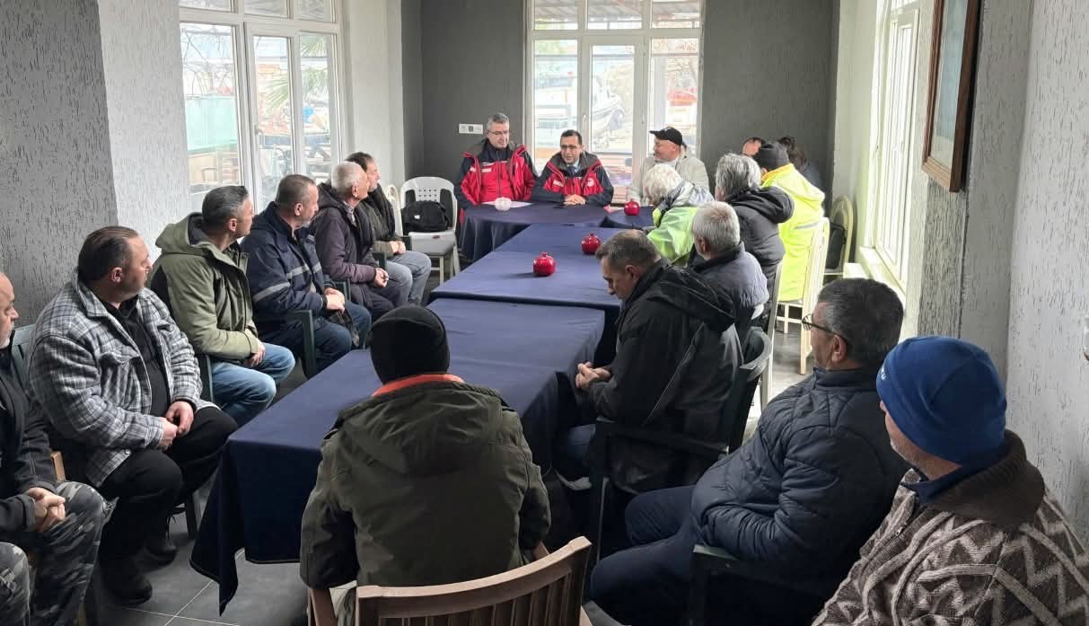 Kepez’de yaşanan yoğun yağışlar nedeniyle mağduriyet yaşayan balıkçılarla bir araya gelindi
