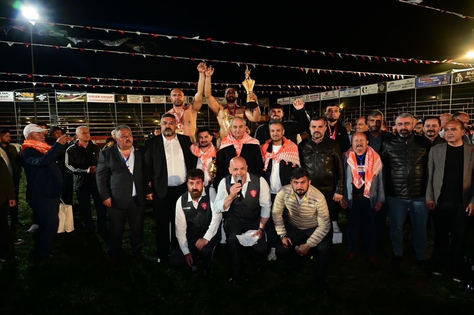 Kepez’in başpehlivanı Enes Doğan
