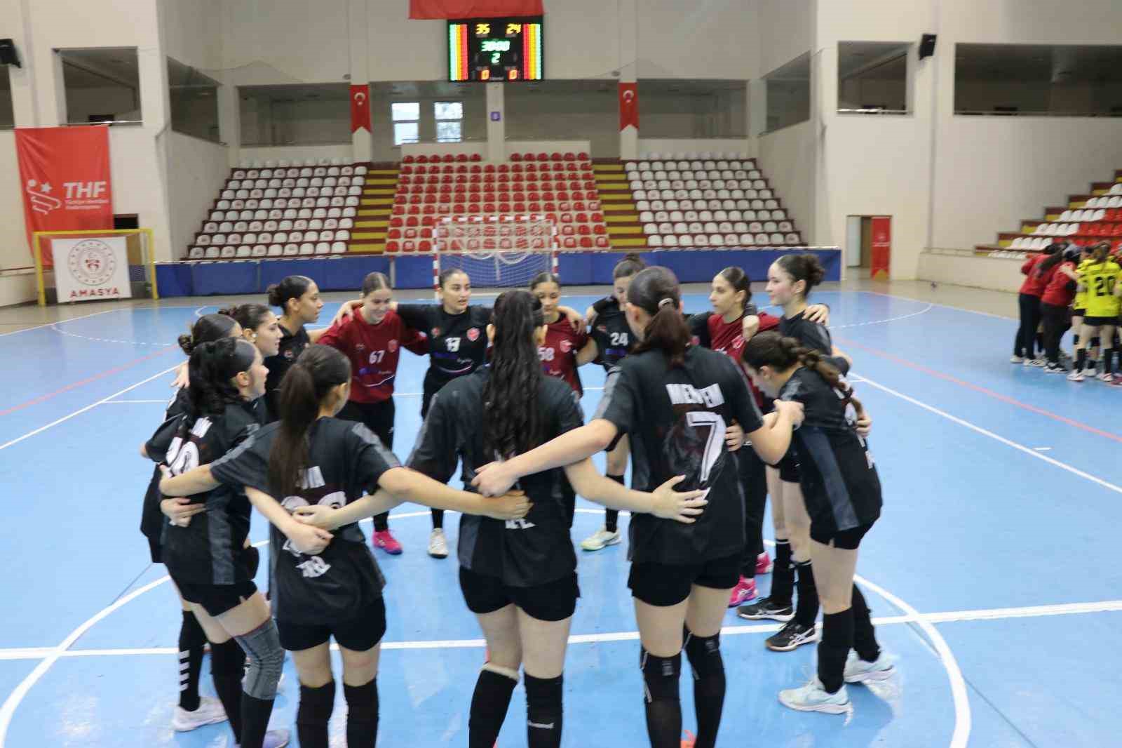 Kepez’in yıldız kızları hentbolda Türkiye şampiyonu
Kepez’in yıldız kızları hentbolda Türkiye şampiyonu